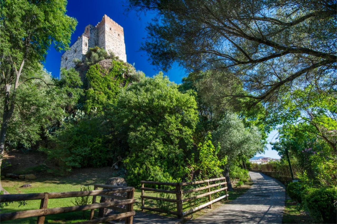 Castello Malicas Hotel Galtelli Exterior photo
