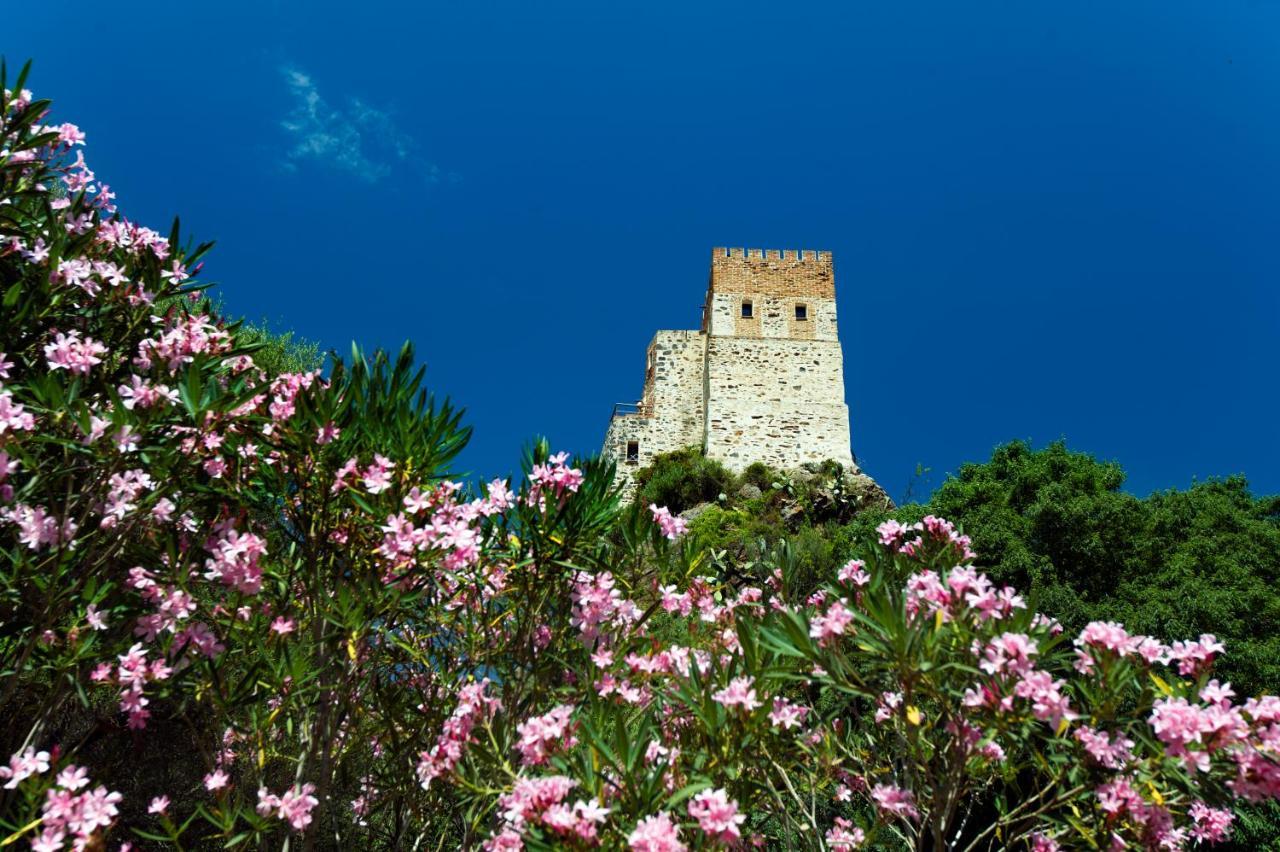 Castello Malicas Hotel Galtelli Exterior photo