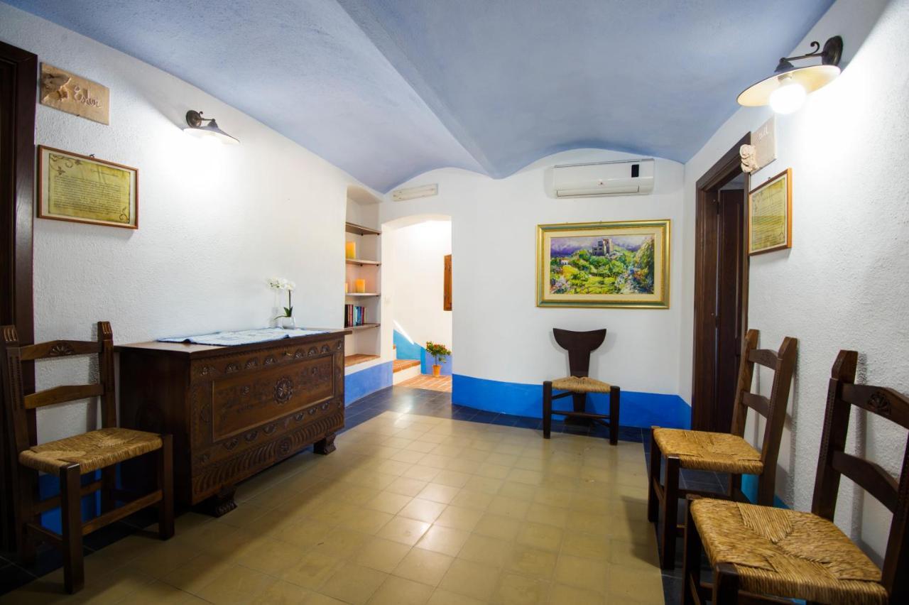 Castello Malicas Hotel Galtelli Exterior photo