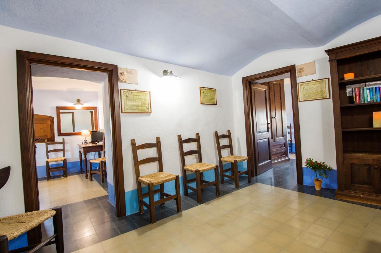 Castello Malicas Hotel Galtelli Exterior photo