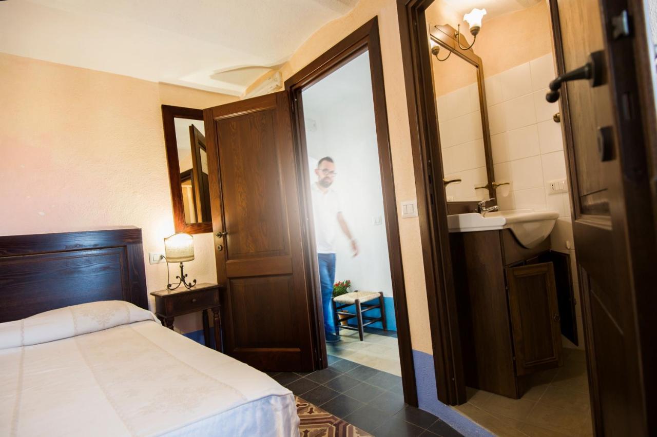 Castello Malicas Hotel Galtelli Exterior photo