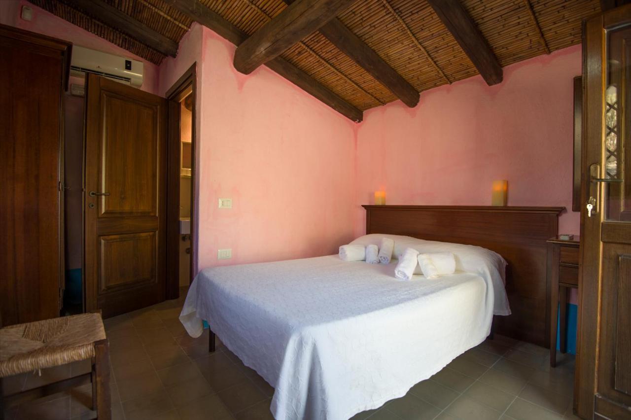 Castello Malicas Hotel Galtelli Exterior photo