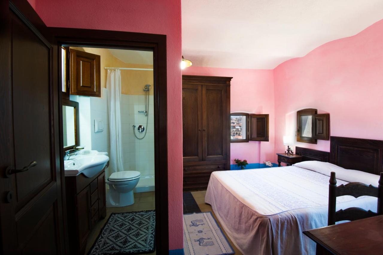 Castello Malicas Hotel Galtelli Exterior photo