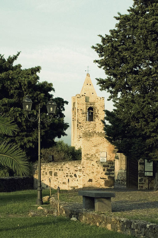 Castello Malicas Hotel Galtelli Exterior photo
